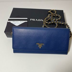 Prada saffiano chain wallet Bluette